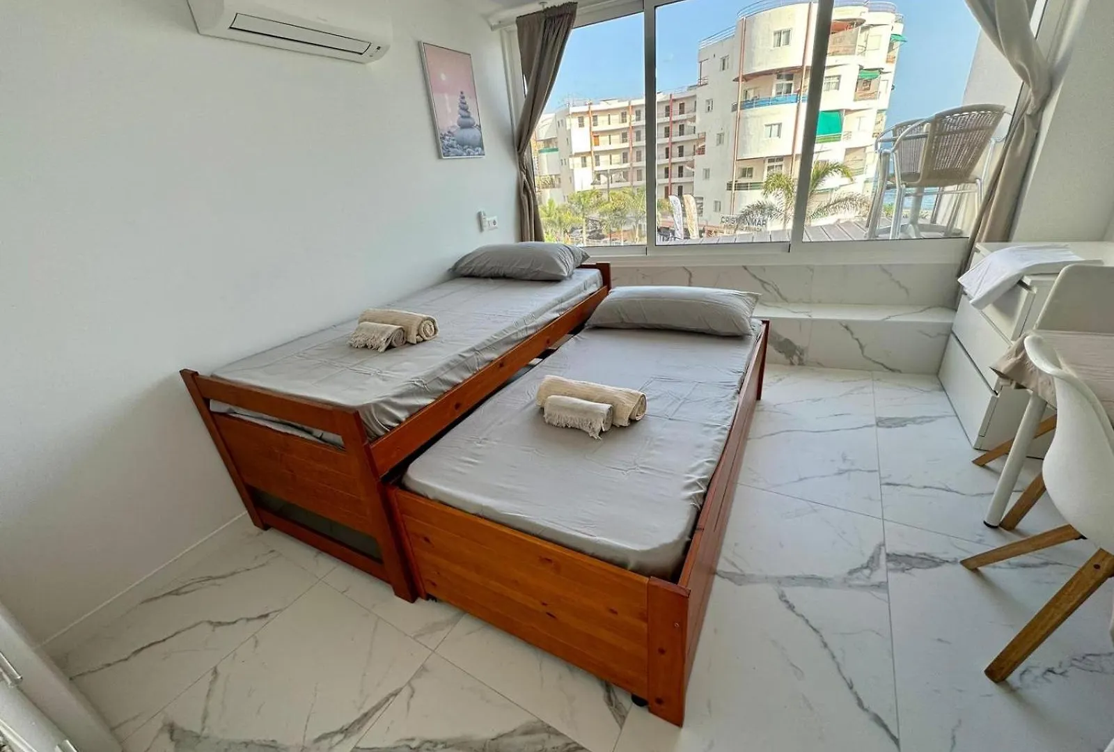 Los Cristianos Must-See Beachfront Apartment, Stunning Views In Tenerife Los Cristianos (Tenerife)