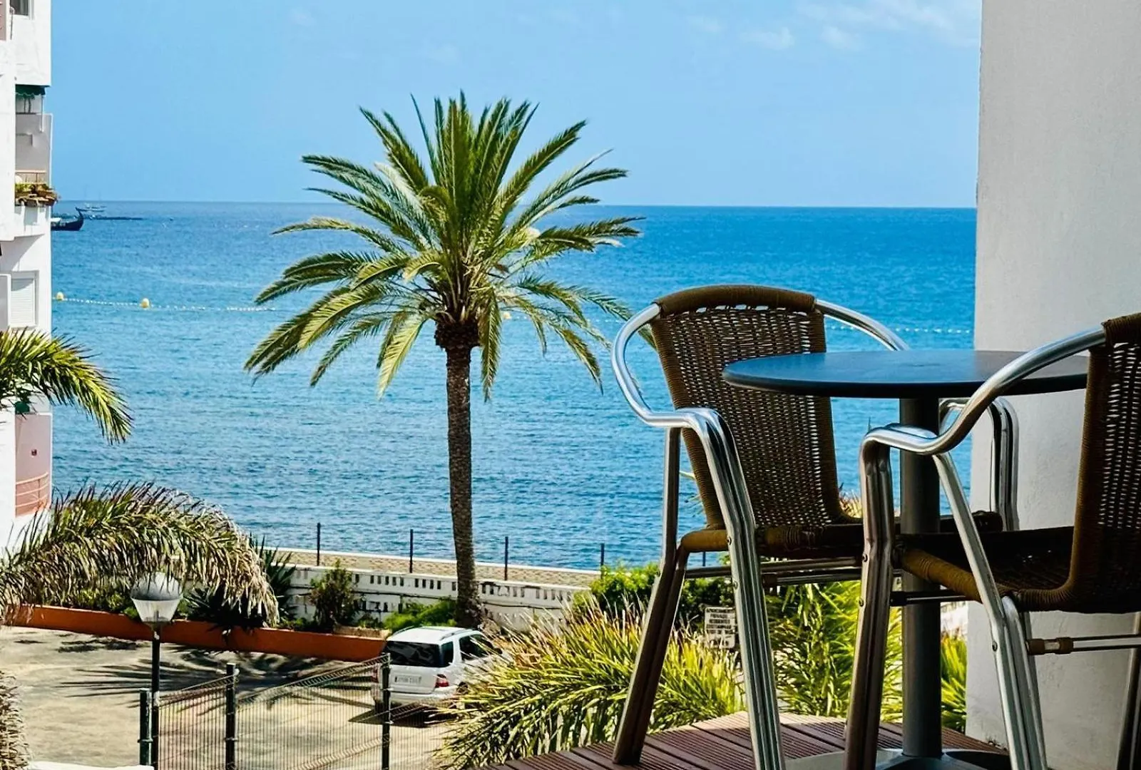 Los Cristianos Must-See Beachfront Apartment, Stunning Views In Tenerife